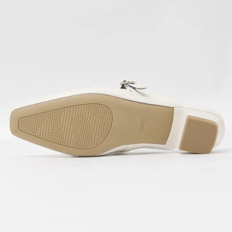 CAMEIDO Slip Resistant Closed Toe Slippers Women's Ecru-4