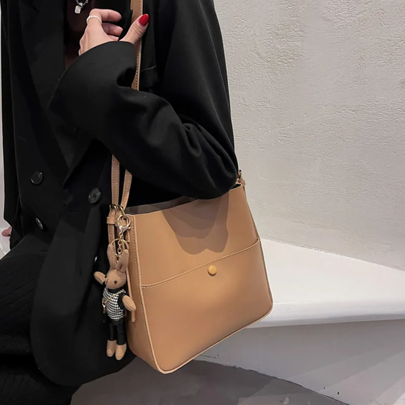 MARKANGARO PU Shoulder Bag Crossbody Bag Regular Women's Black With Charm/Coffee With Charm/Brown With Charm-2