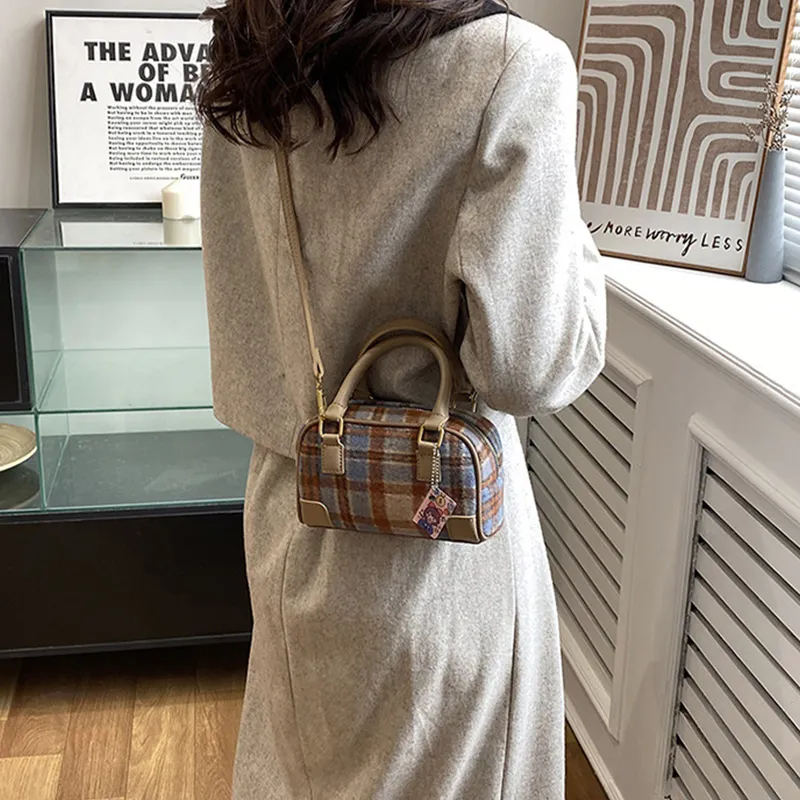 MARKANGARO PU Pillow Bag One Shoulder Handbag Regular Women's Black Dark Brown/Khaki/Ecru-2