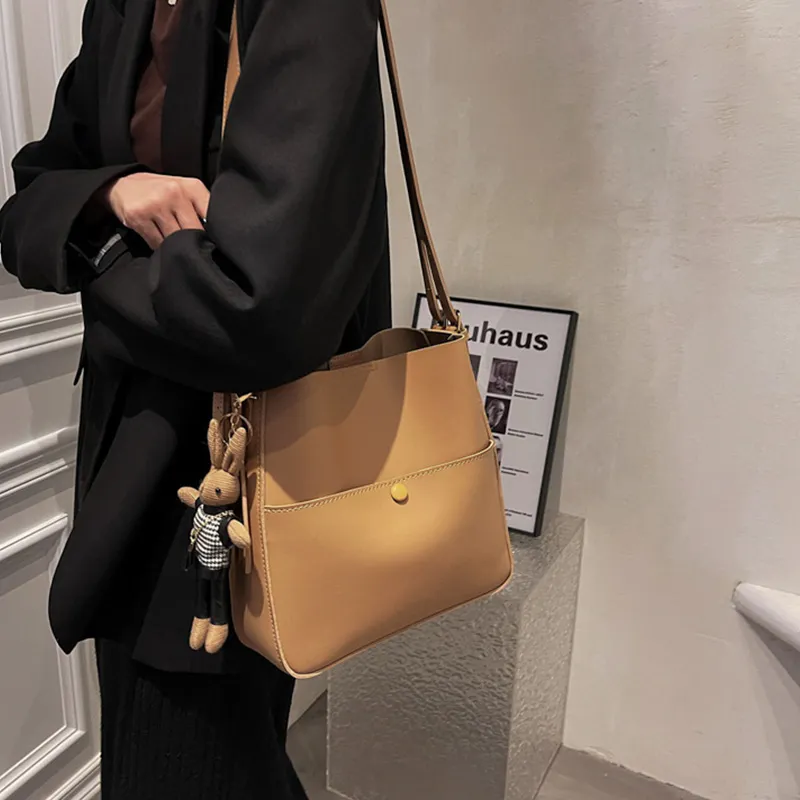 MARKANGARO PU Shoulder Bag Crossbody Bag Regular Women's Black With Charm/Coffee With Charm/Brown With Charm-4