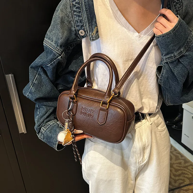 MARKANGARO Synthetic Leather Shoulder Bag Crossbody Bag Handbag Regular Women's Obsidian Black/Nutty Brown/Almond Brown-14