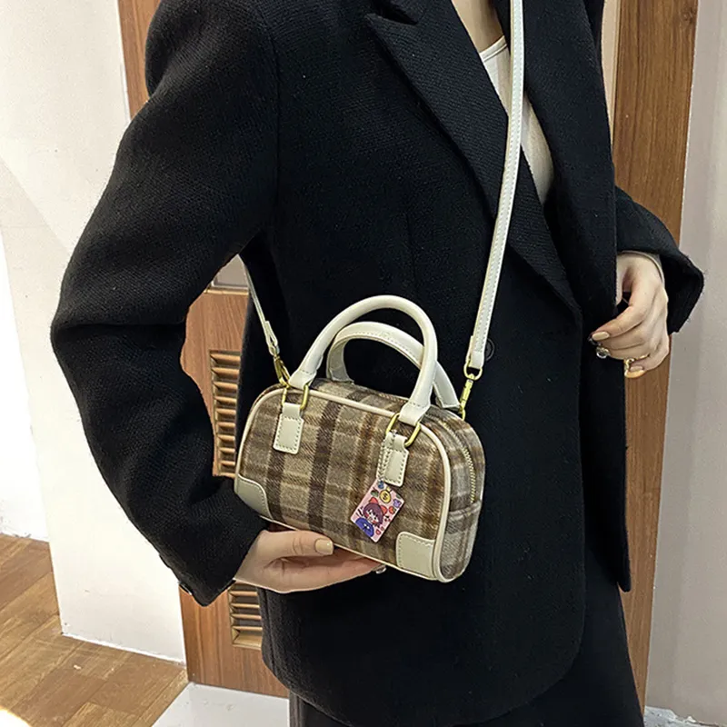 MARKANGARO PU Pillow Bag One Shoulder Handbag Regular Women's Black Dark Brown/Khaki/Ecru-9