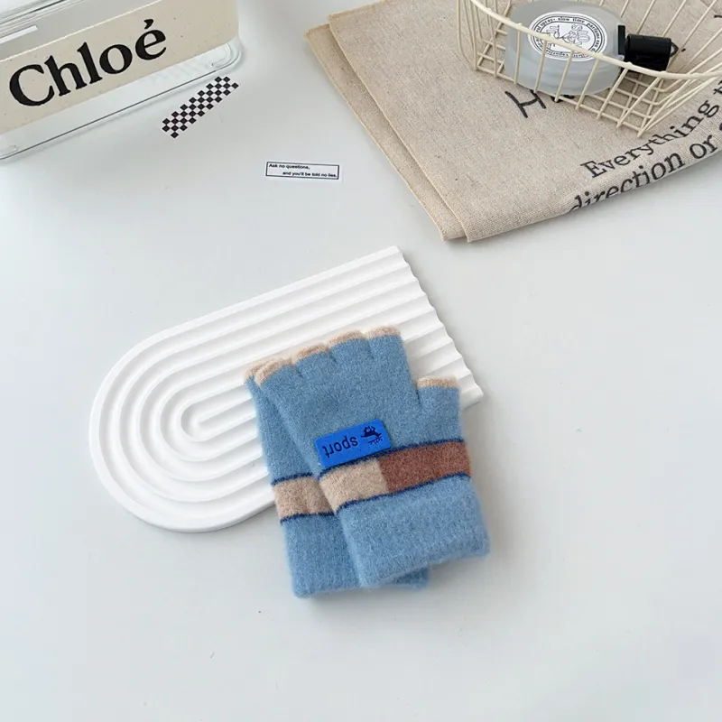 Moore Joan Yarn Knit Gloves Kids'-9