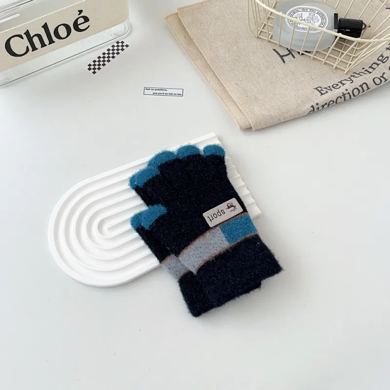 Moore Joan Yarn Knit Gloves Kids'-13