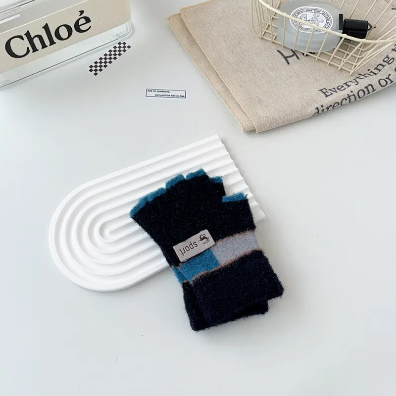 Moore Joan Yarn Knit Gloves Kids'-3