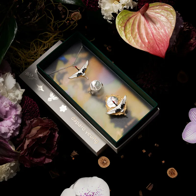 Daparo Yeung Enamel Brooches Unisex-2