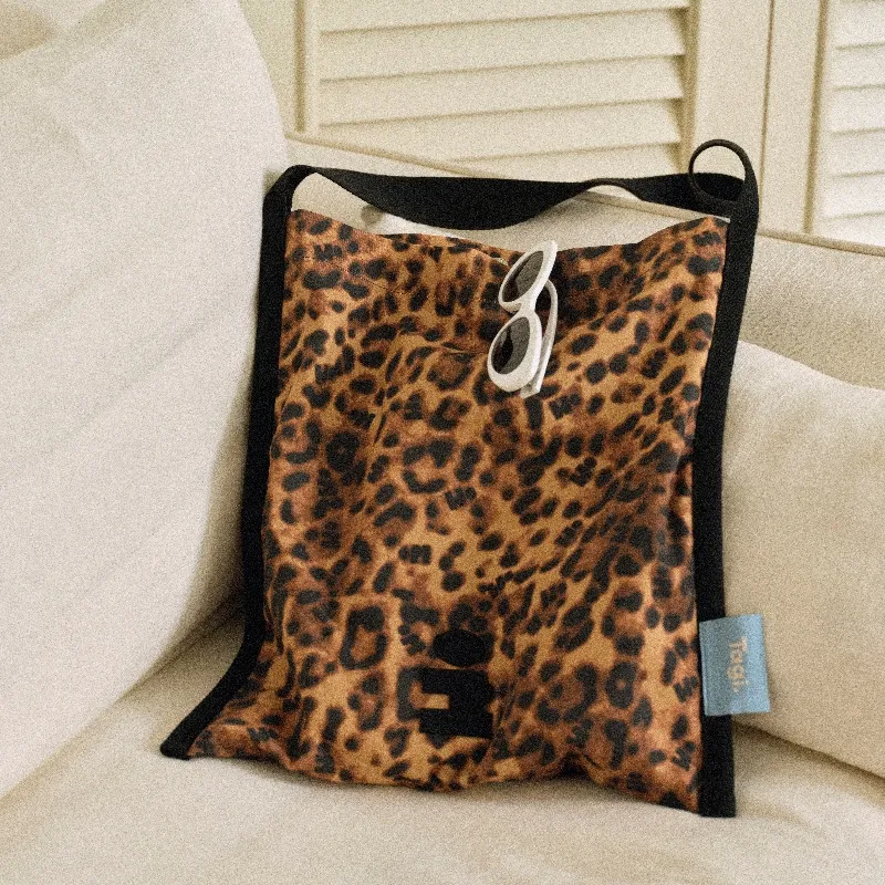 Tagi. Cotton Design Shoulder Bag Regular Women's Imagining Leopard Print-3