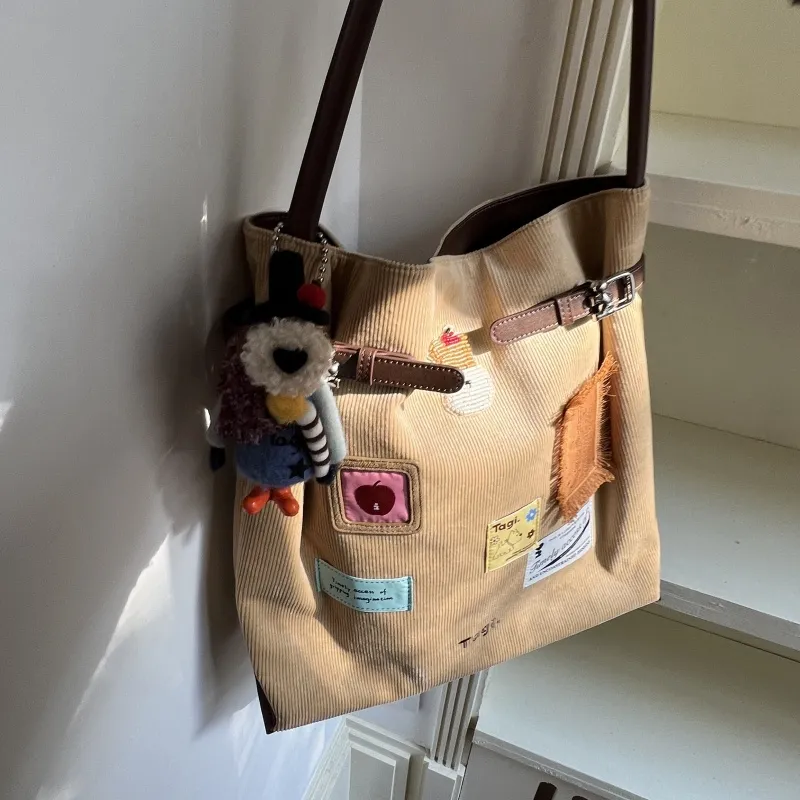 Tagi. Corduroy Shoulder Bag Unisex Khaki-1