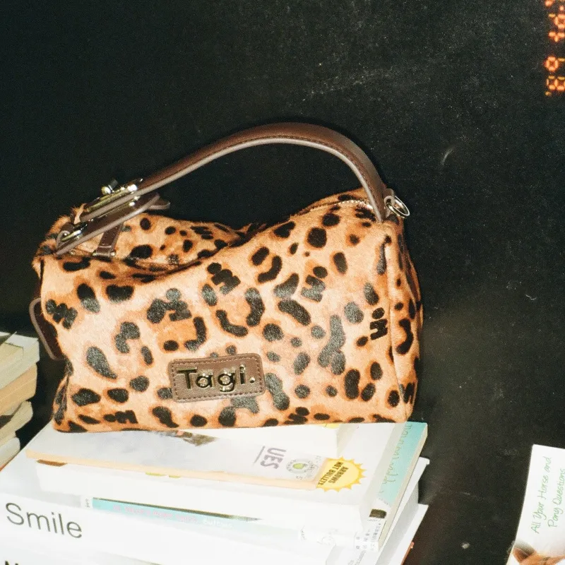 Tagi. Cow Leather One Shoulder Handbag Regular Unisex Imagining Leopard Print-1