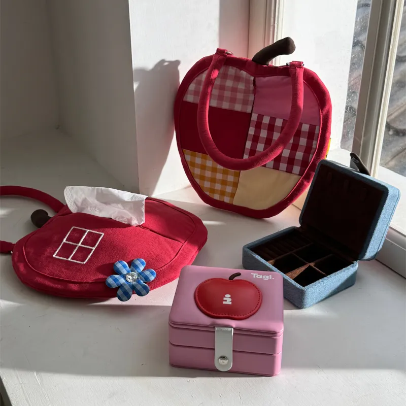 Tagi. Polyurethane Storage Bag Regular Unisex Pink Apple-3
