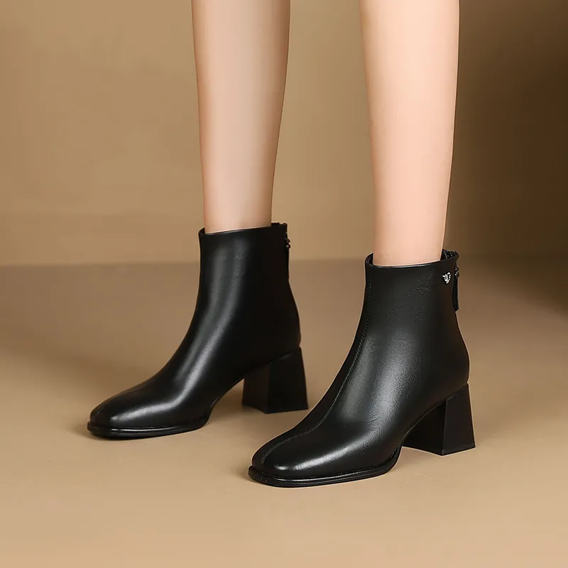 JOSINY Ankle Boots Women's Black/Ecru-18