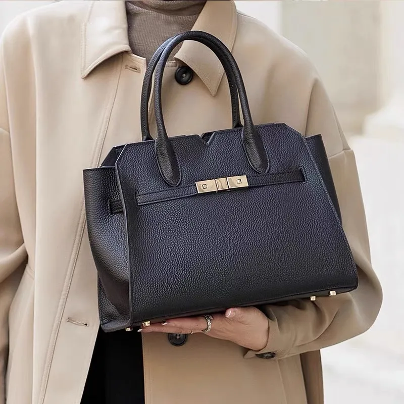 PAYOT Cow Leather One Shoulder Handbag Women's Elephant Gray/Black-8