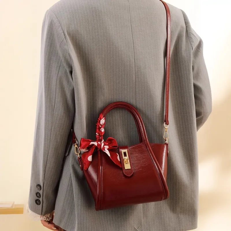PAYOT Microfiber Synthetic Leather Shoulder Bag, Crossbody Bag, Handbag Regular Women's Burgundy-3