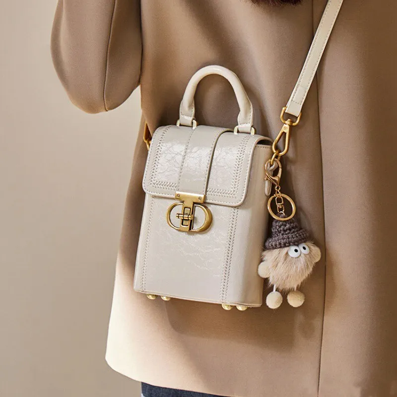 PAYOT Synthetic Leather Cell Phone Pouch Crossbody Handbag Women's Oil Wax White/White & Brown-4
