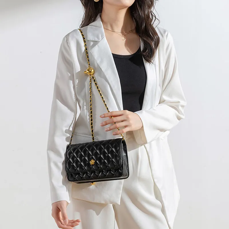 PAYOT Pu Diamond Pattern Chain Necklace Pouch Crossbody Bag Regular Women's Ecru/Black-8