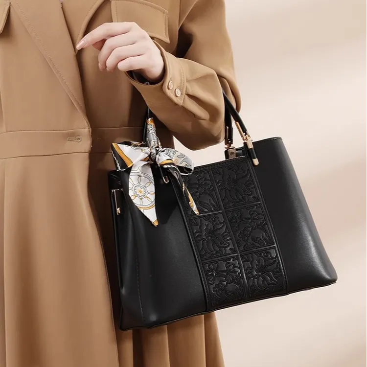 PAYOT Synthetic Leather One Shoulder Handbags Regular Women's Ecru/Apricot/Burgundy/Black-14