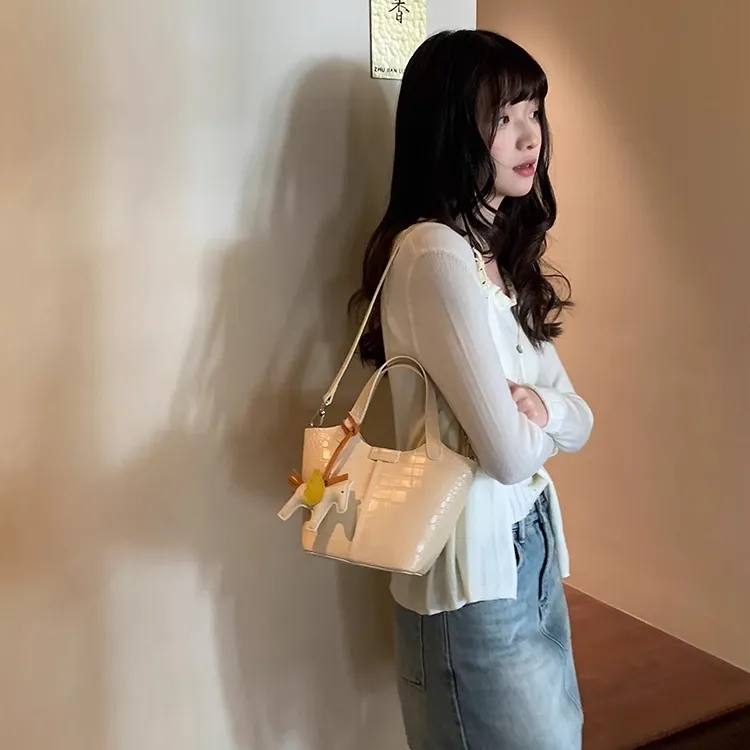 PAYOT Synthetic Leather Cloud Morning Dew Basket Bag, Shoulder Bag, Crossbody Bag, Handbag Women's Ecru/Light Yellow-8