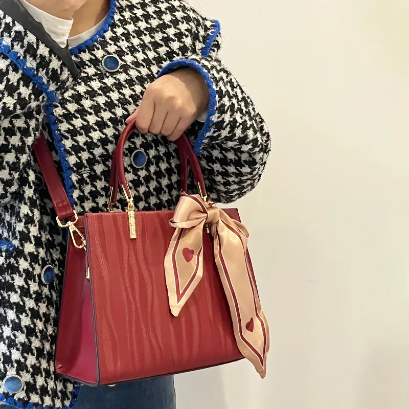 PAYOT Synthetic Leather Wedding Bag Shoulder Bag Crossbody Bag Handbag Regular Women's Black/Burgundy/Blue-10