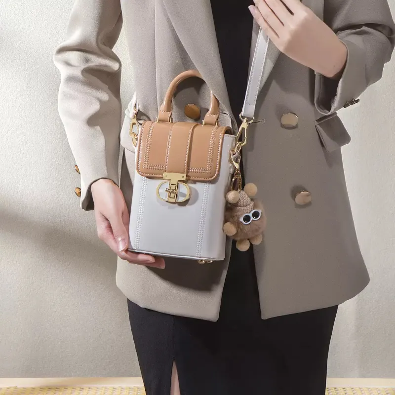 PAYOT Synthetic Leather Cell Phone Pouch Crossbody Handbag Women's Oil Wax White/White & Brown-9
