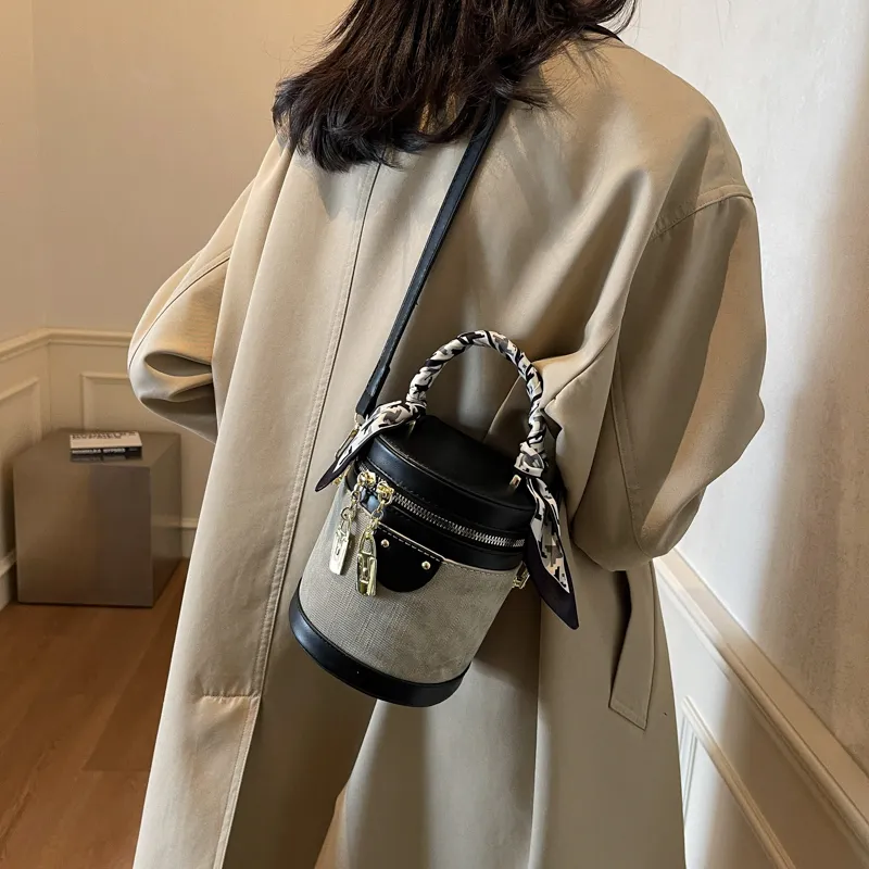 PINK·LAND PU Bucket Bag Crossbody Handbag Regular Women's Dark Tea/Ecru/Blue-9
