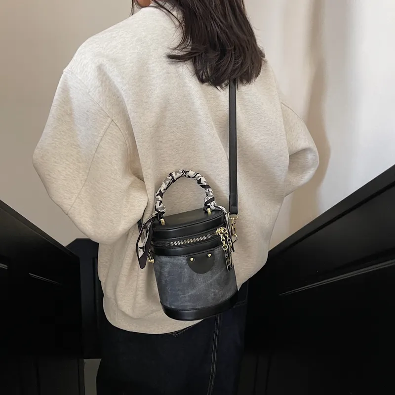 PINK·LAND PU Bucket Bag Crossbody Handbag Regular Women's Dark Tea/Ecru/Blue-2