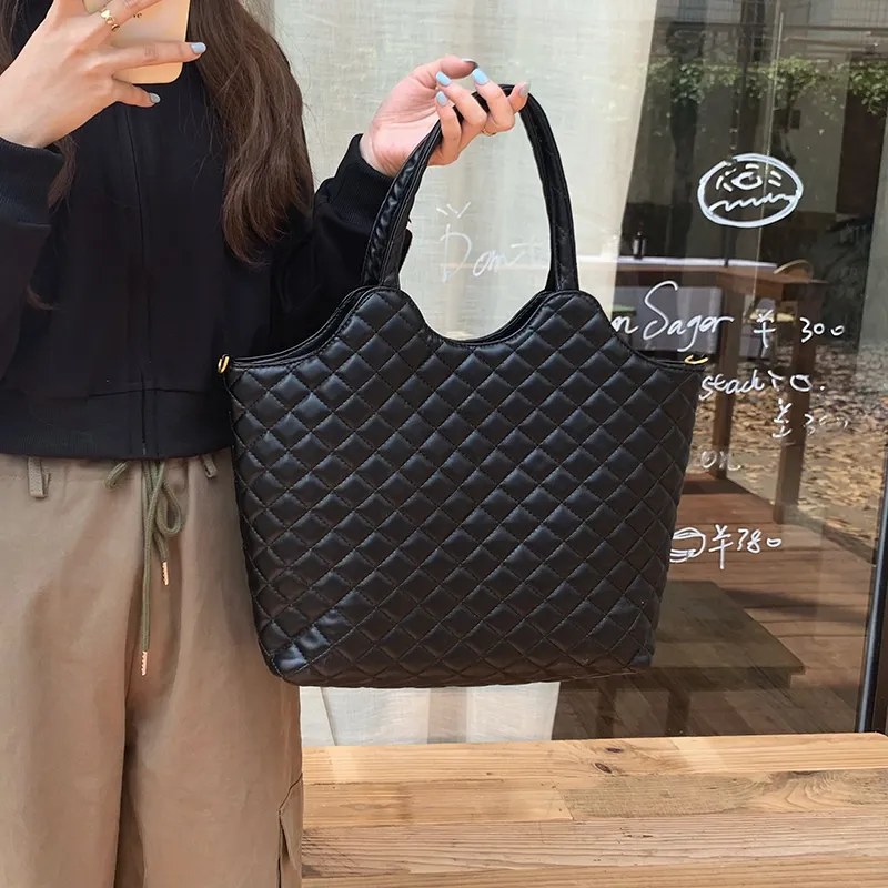 PINK·LAND PU Shoulder Bag Shopping Bag Portable Crossbody Bag Shoulder Bag Women's Black-1