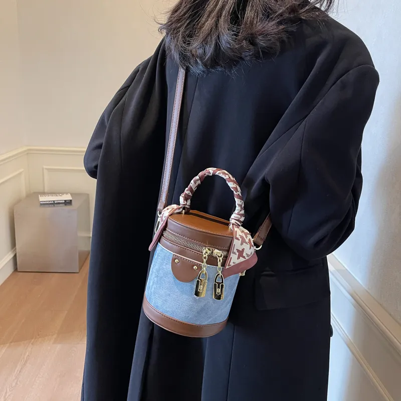 PINK·LAND PU Bucket Bag Crossbody Handbag Regular Women's Dark Tea/Ecru/Blue-20