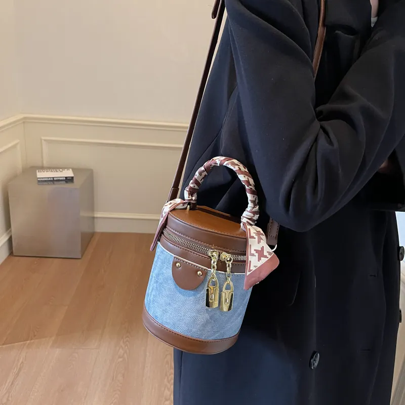 PINK·LAND PU Bucket Bag Crossbody Handbag Regular Women's Dark Tea/Ecru/Blue-17
