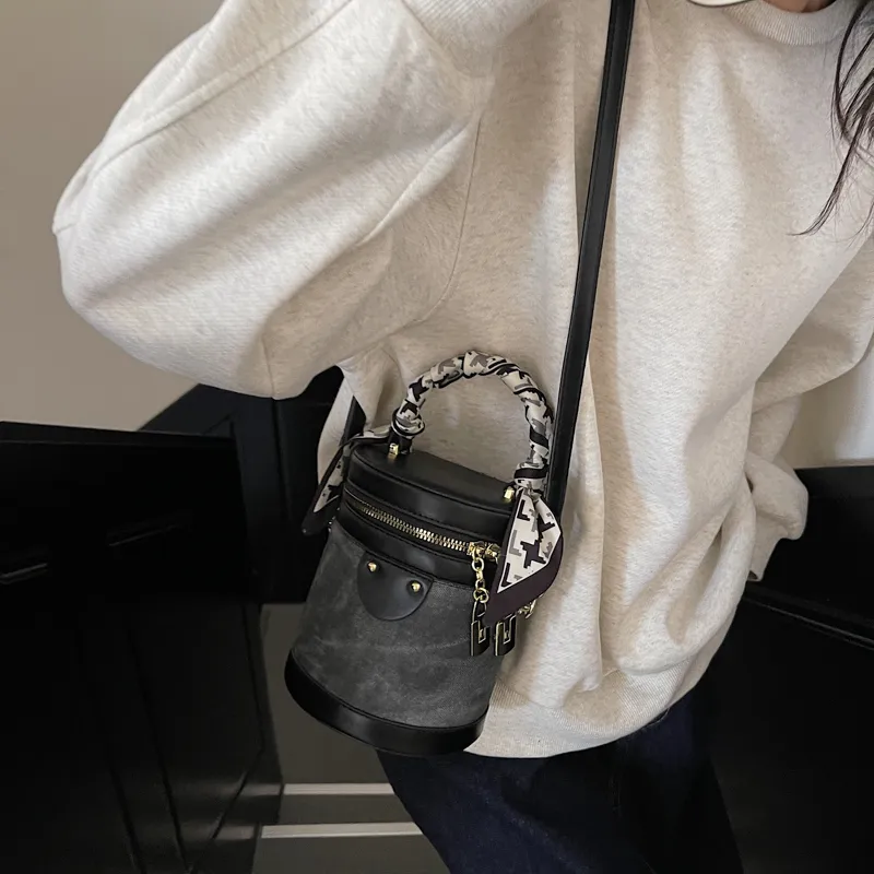 PINK·LAND PU Bucket Bag Crossbody Handbag Regular Women's Dark Tea/Ecru/Blue-6