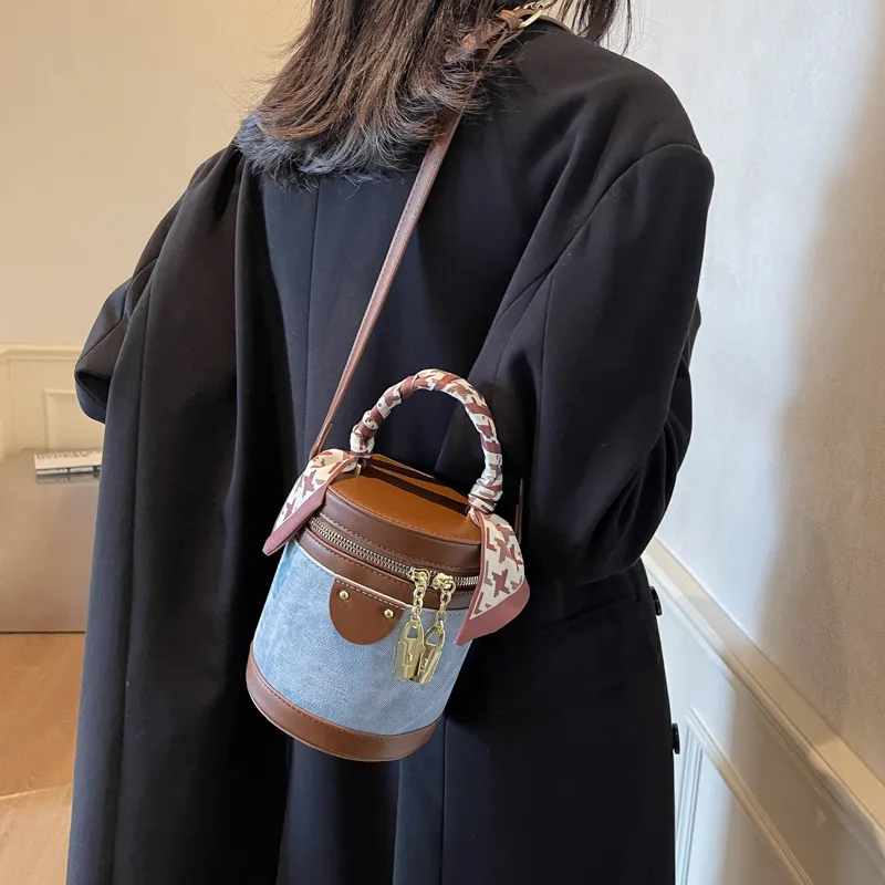 PINK·LAND PU Bucket Bag Crossbody Handbag Regular Women's Dark Tea/Ecru/Blue-18