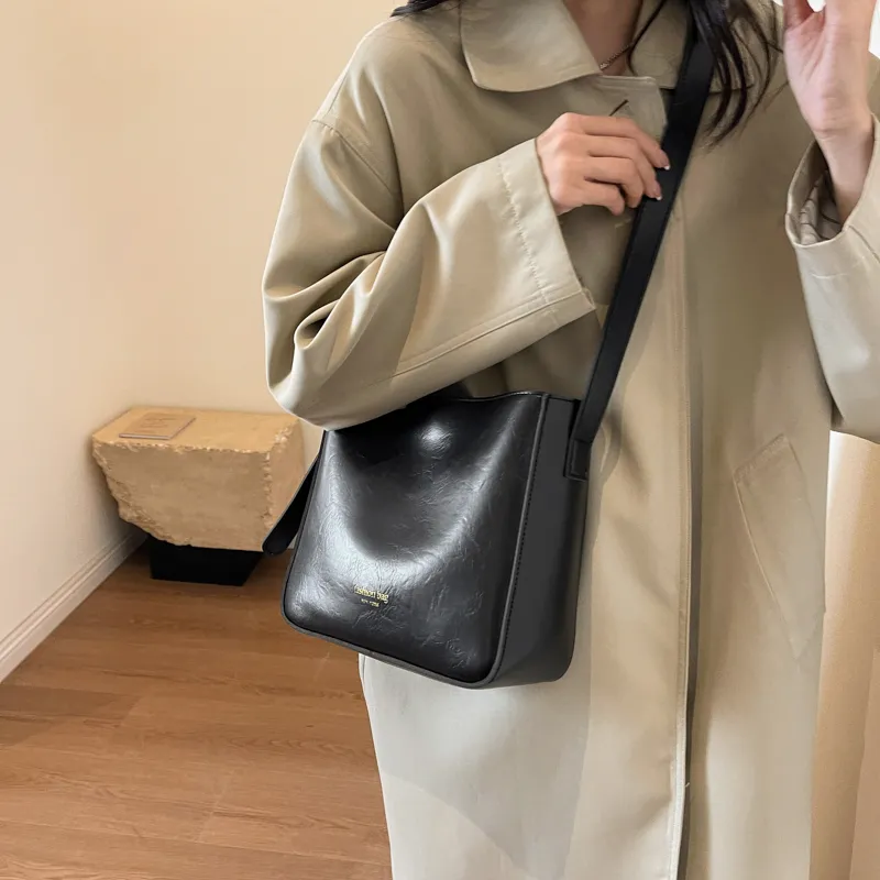 PINK·LAND PU Shoulder Bag Regular Women's Black/Brown/Coffee-2