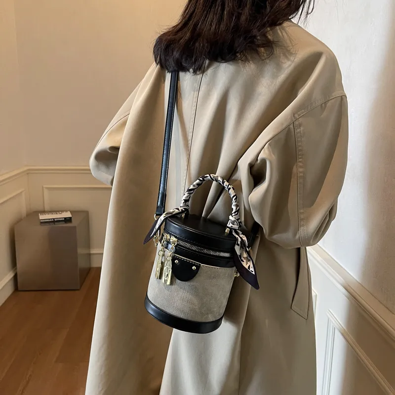 PINK·LAND PU Bucket Bag Crossbody Handbag Regular Women's Dark Tea/Ecru/Blue-12