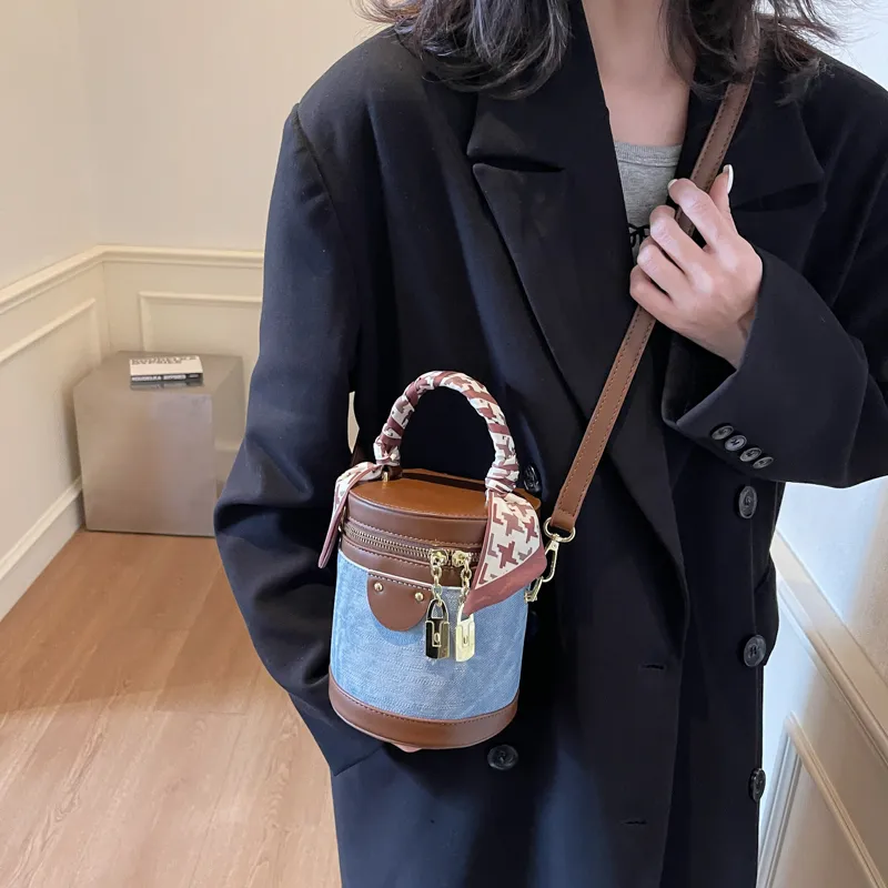 PINK·LAND PU Bucket Bag Crossbody Handbag Regular Women's Dark Tea/Ecru/Blue-19