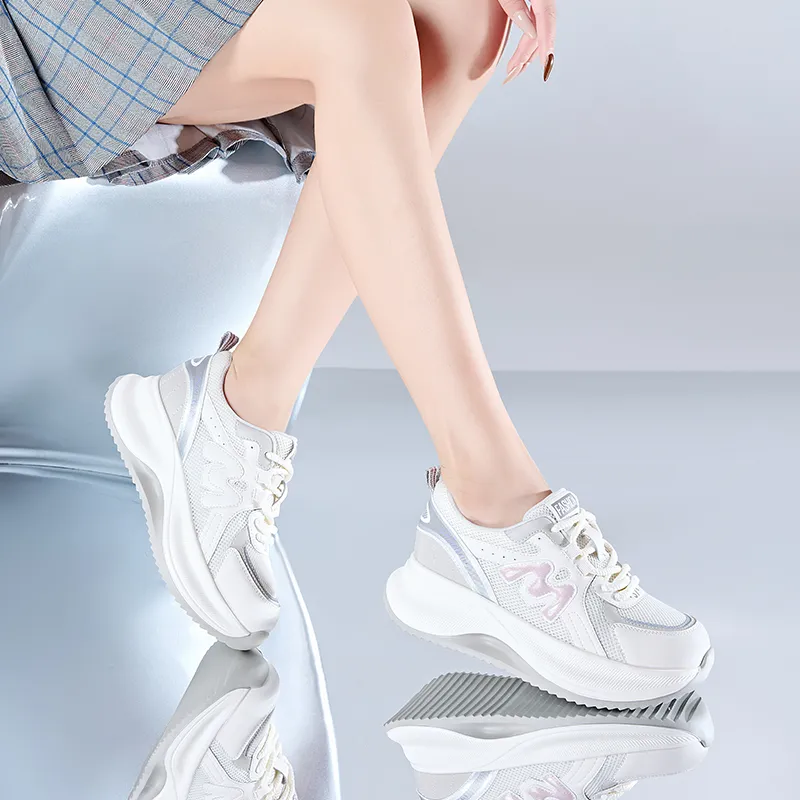 Xiangxiangli Lightweight Height Increasing Low-Top Chunky Sneakers Women's-1