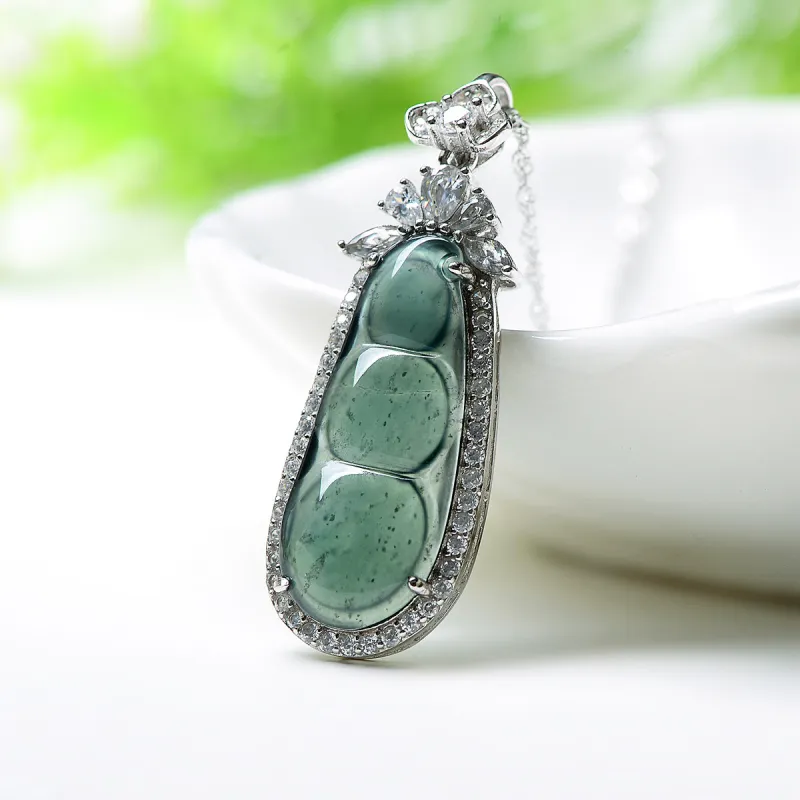 MARY WINDSOR Ice Glutinous Jadeite Necklaces Women's-1