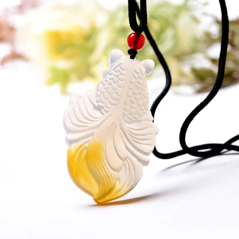 MARY WINDSOR Natural Chalcedony Pendants Unisex-4