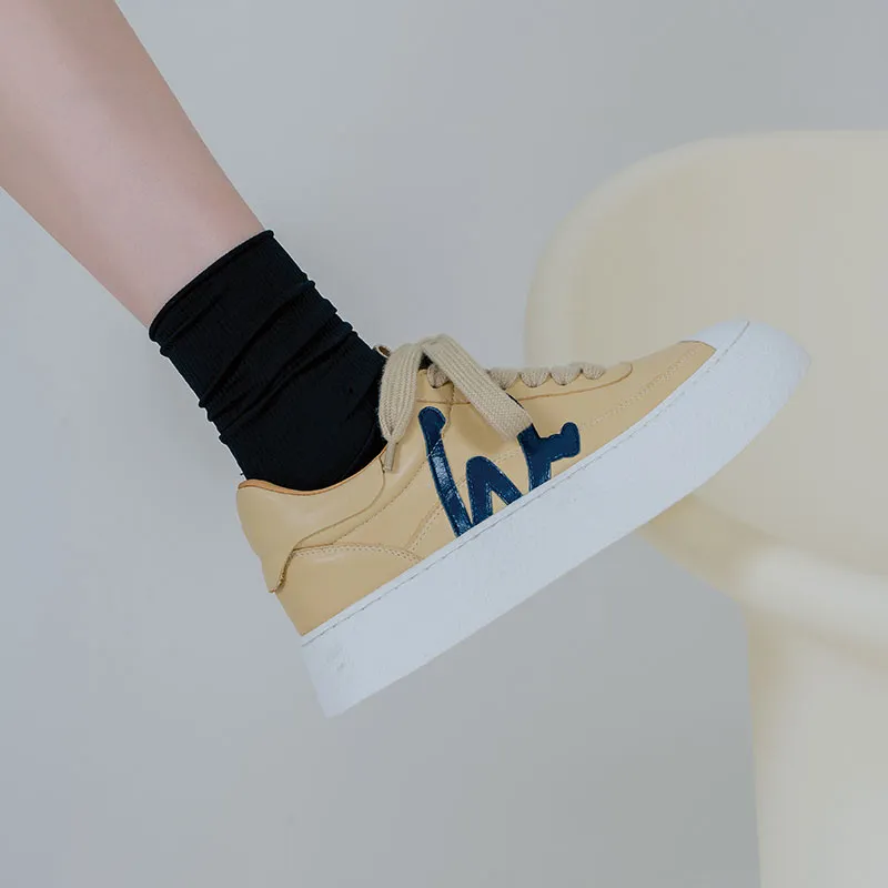 WUDASHU Low-Top Skateboard Shoes Women's-1