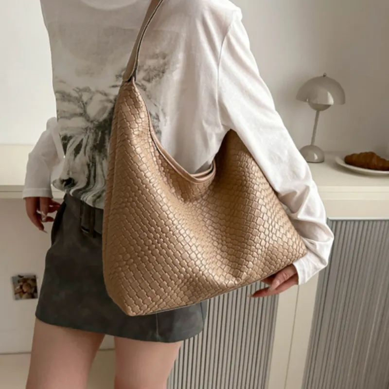 Ji Reminiscence Woven Shoulder Bag Women's Black/White/Khaki/Brown-7