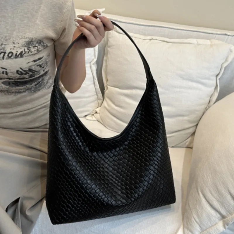Ji Reminiscence Woven Shoulder Bag Women's Black/White/Khaki/Brown-2