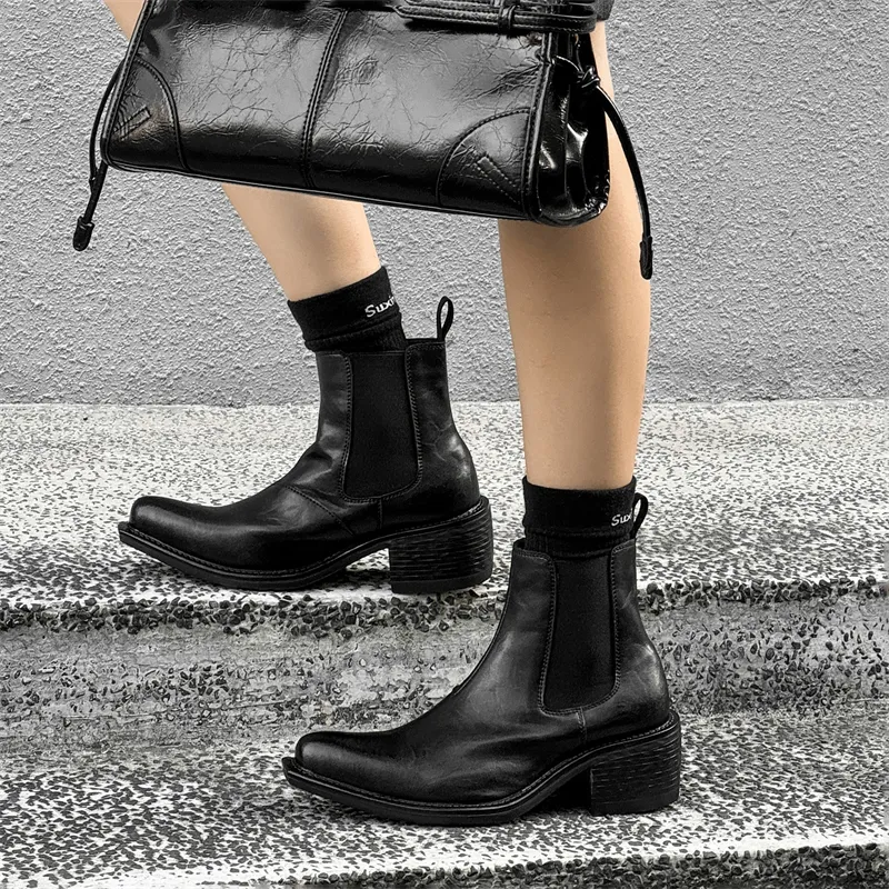 Chi Wolf Short Chelsea Boots Women's Black-1
