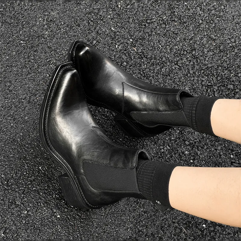 Chi Wolf Short Chelsea Boots Women's Black-3