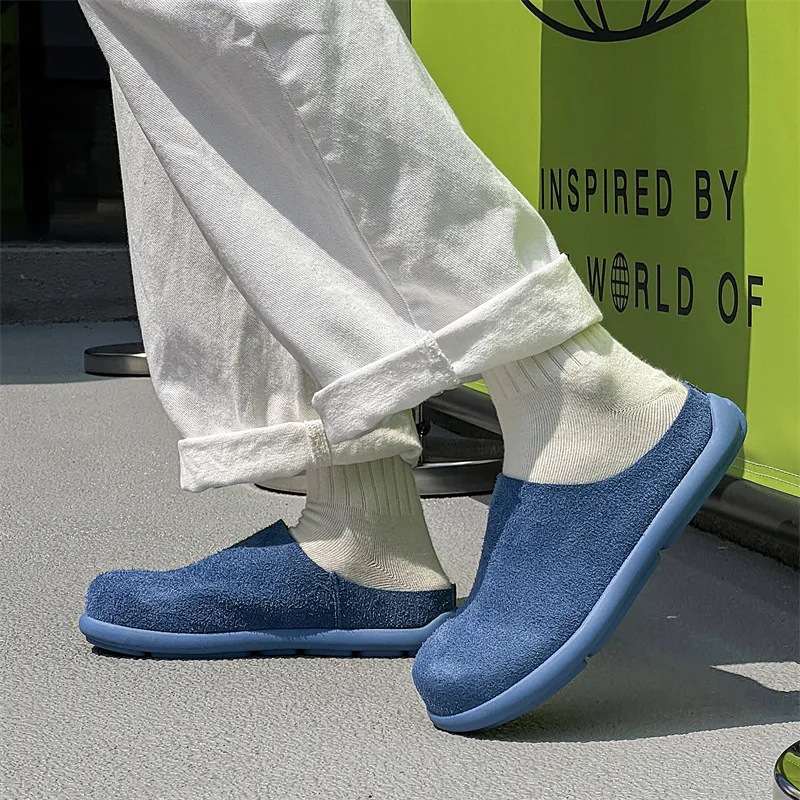 Chi Wolf Rubber Sole Closed Toe Slippers Men's-37