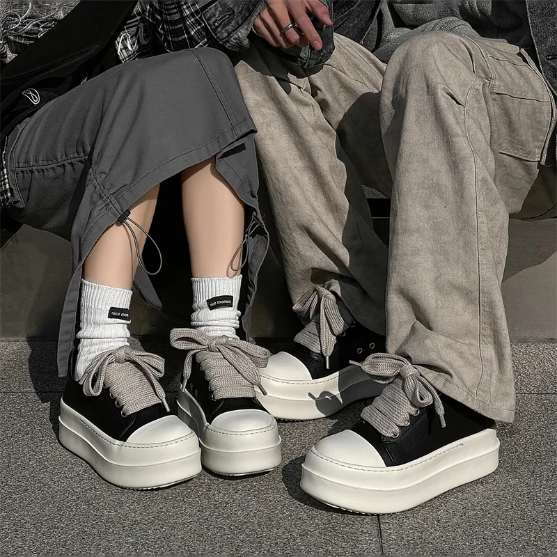 Chi Wolf Low Top Skateboard Shoes Unisex Black-2