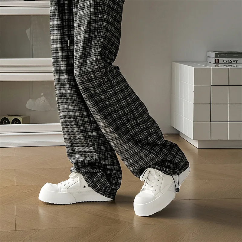 Chi Wolf Slip-Resistant Low-Top Skateboard Shoes Unisex-6