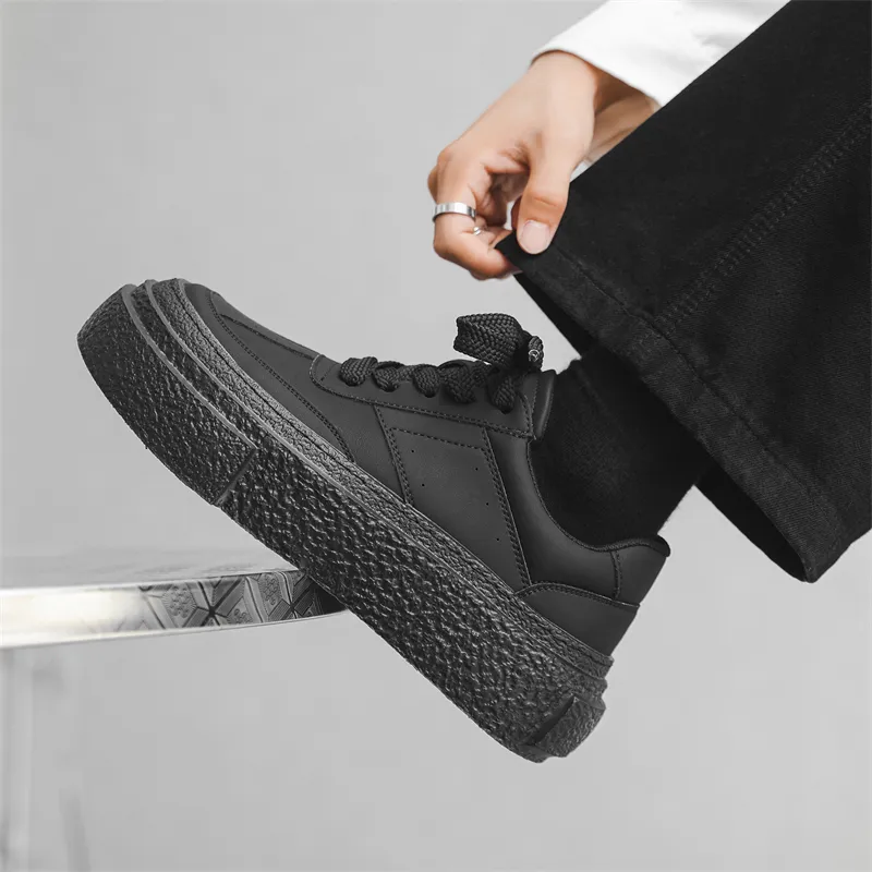 Chi Wolf Low Top Skateboard Shoes Men's Black-6