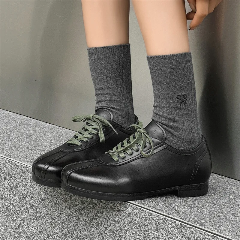 Chi Wolf Slip Resistant Low Top Casual Shoes Women's Black-3