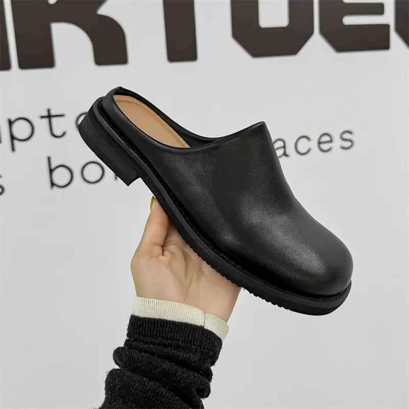 Chi Wolf Closed Toe Slippers Unisex Black-6