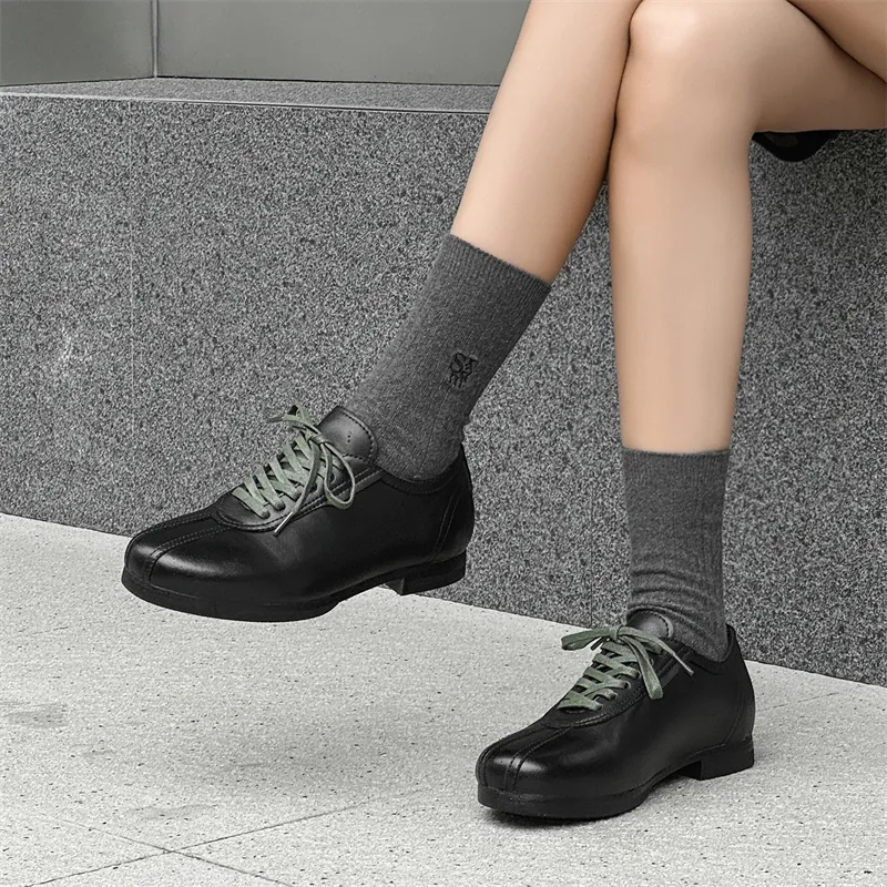 Chi Wolf Slip Resistant Low Top Casual Shoes Women's Black-2