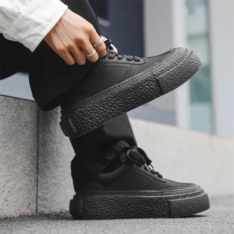 Chi Wolf Low Top Skateboard Shoes Men's Black-5