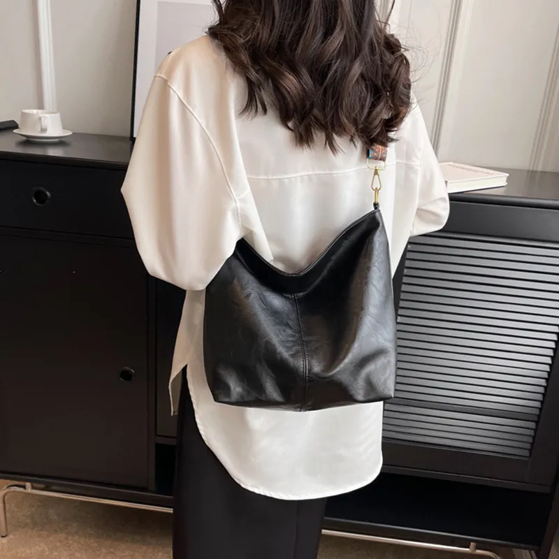 Yalu PU Tote Bag, Shopping Bag, Shoulder Bag Unisex Black/Ecru-4